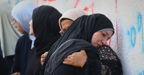 以军宣称继续推动停火,空袭致104人丧生引发国际哗然