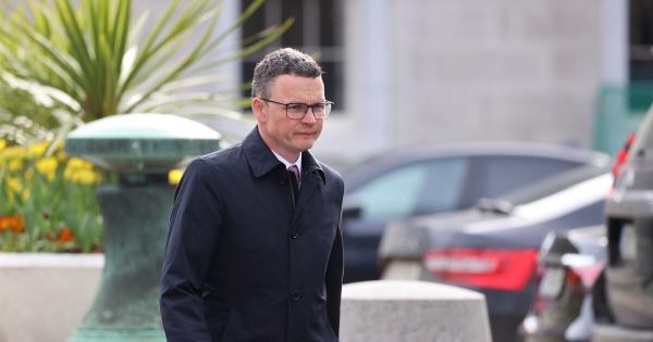 部长警告:RTÉ财政援助并非无底洞,最新数据揭示资金困境!